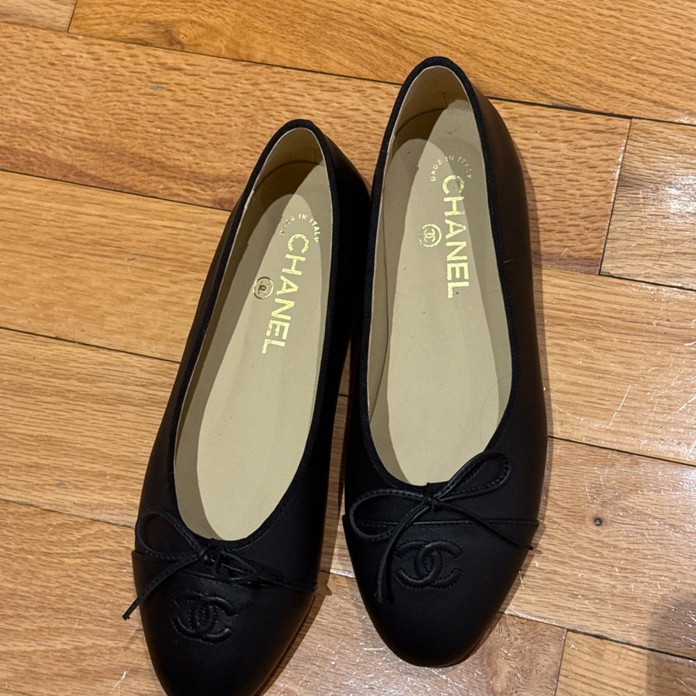 Classic Black Leather Flats(read description) - Picture 2 of 3